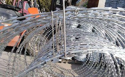 雙圈式刀片刺網(wǎng) 雙圈式刀片刺網(wǎng)