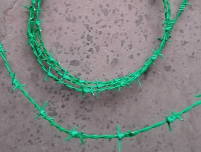 包塑刺鐵絲.jpg 包塑刺鐵絲.jpg