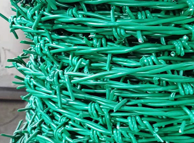 包塑刺鐵絲網(wǎng).jpg 包塑刺鐵絲網(wǎng).jpg