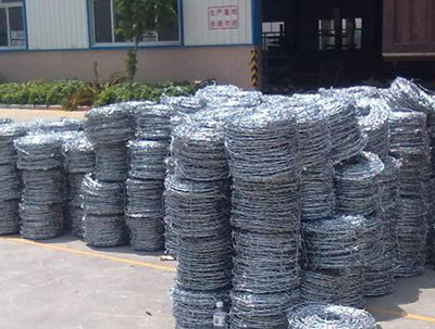 刺鐵絲網(wǎng).jpg 刺鐵絲網(wǎng).jpg